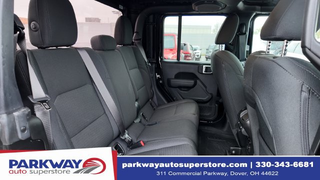 Used 2023 Jeep Gladiator Sport AWD/4WD image 14