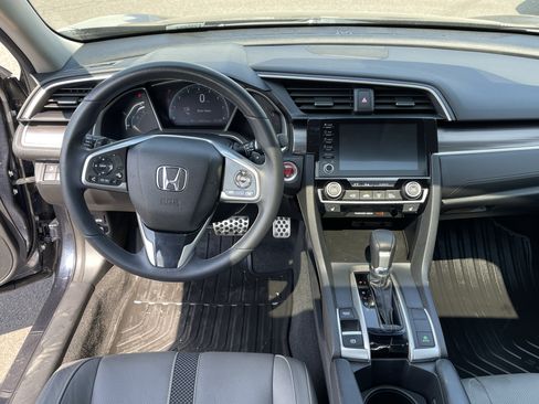 Used 2020 Honda Civic Touring image 12