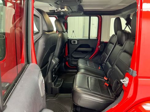 Used 2019 Jeep Wrangler Unlimited Sahara w/ Uconnect 4C Nav & Sound Group image 23