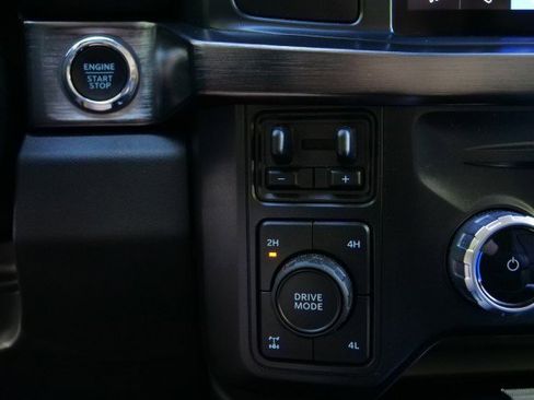 Used 2024 Ford F250 Lariat w/ Sport Appearance Package AWD/4WD image 18