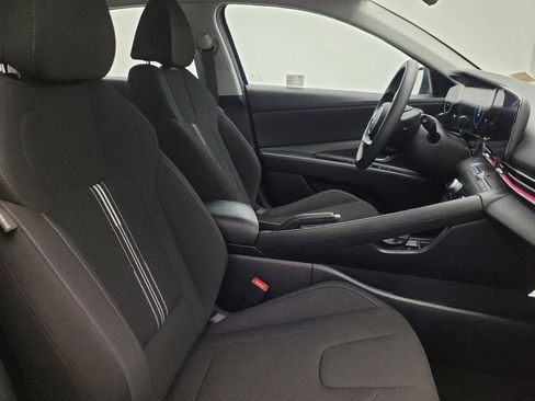 Used 2024 Hyundai Elantra SEL FWD image 21