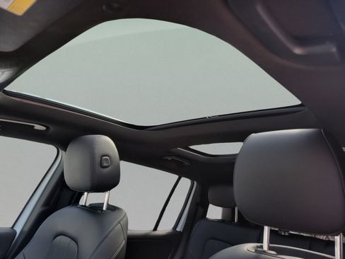 Certified 2022 Mercedes-Benz GLB 250 image 27