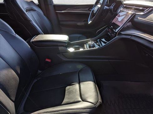 Used 2025 Jeep Grand Cherokee Limited 4xe image 22