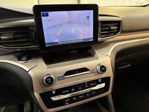 Used 2020 Ford Explorer XLT w/ Equipment Group 202A image 19