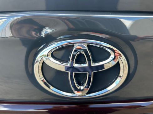 Used 2023 Toyota Corolla SE FWD image 28