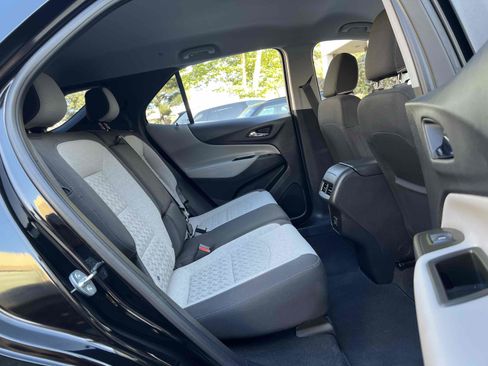 Used 2023 Chevrolet Equinox LS FWD image 30