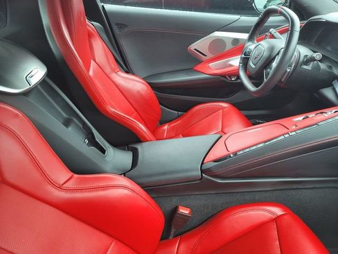 Used 2021 Chevrolet Corvette Stingray Preferred Cpe w/ Z51 Performance Package RWD image 3