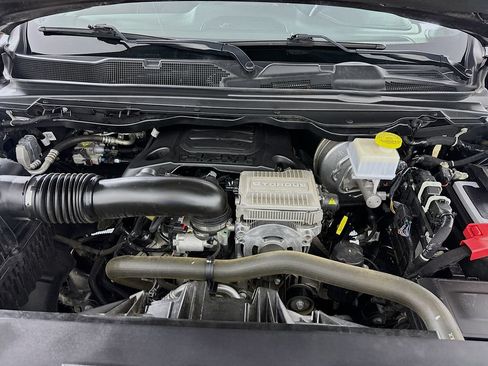 Used 2024 RAM 1500 Laramie AWD/4WD image 32