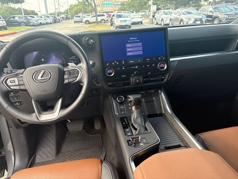 Certified 2025 Lexus GX 550 w/ Accessory Package (2T) AWD/4WD image 16