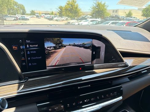 Used 2021 Cadillac Escalade ESV Premium Luxury AWD/4WD image 30