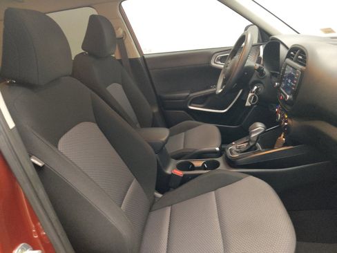 Used 2022 Kia Soul LX image 21