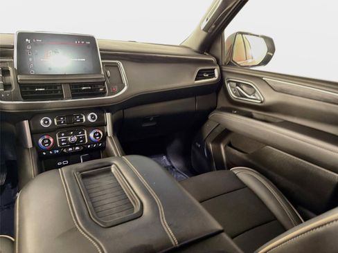 Certified 2022 GMC Yukon SLT w/ SLT Premium Package AWD/4WD image 26