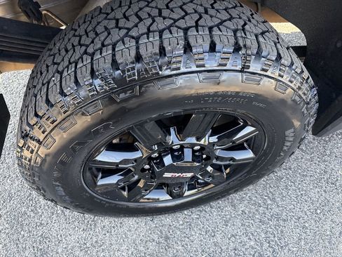 Certified 2024 GMC Sierra 2500 AT4 w/ AT4 Premium Plus Package AWD/4WD image 40