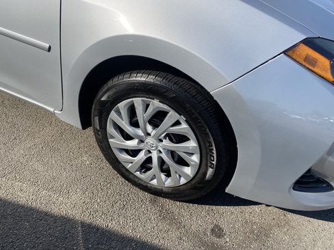 Used 2018 Toyota Corolla LE w/ Carpet Mat Package (TMS) FWD image 19