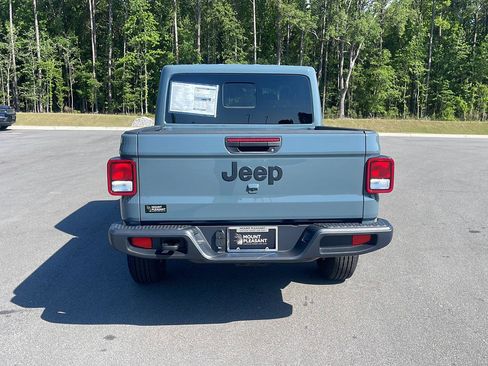 New 2026 Jeep Gladiator Sport AWD/4WD image 6