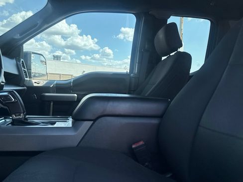 Used 2018 Ford F150 XLT w/ Equipment Group 302A Luxury AWD/4WD image 41