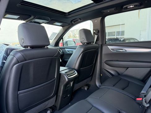 New 2025 Cadillac XT6 Luxury image 34