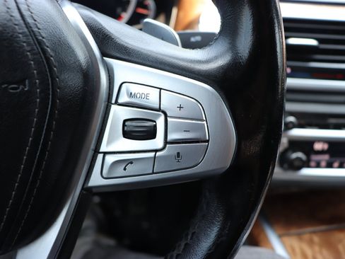 Used 2018 BMW 740i xDrive 740i xDrive Sedan image 30