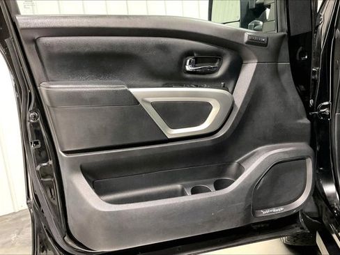 Used 2018 Nissan Titan PRO-4X w/ Pro-4x Convenience Package image 23