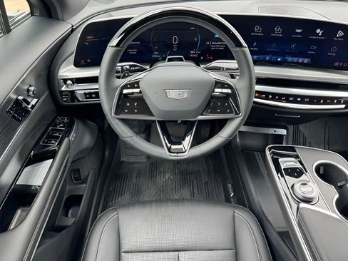 Certified 2025 Cadillac Lyriq Luxury w/ LPO, Floor Liner Package AWD/4WD image 28