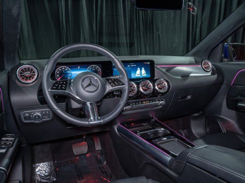 Certified 2025 Mercedes-Benz GLA 250 image 17
