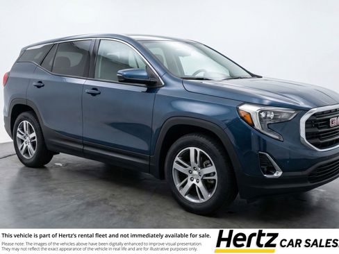Used 2024 GMC Terrain SLE image 1