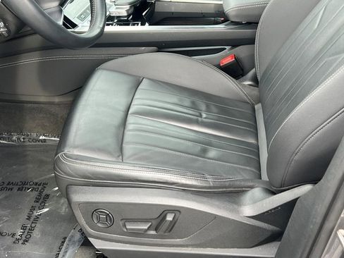 Used 2021 Audi e-tron Premium w/ Convenience Plus Package image 24