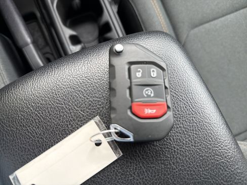 Used 2024 Jeep Gladiator Sport AWD/4WD image 28