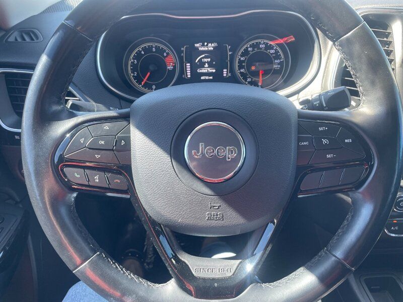 Used 2021 Jeep Cherokee Latitude Plus FWD image 10