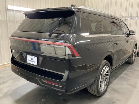 Used 2025 Lincoln Navigator L Reserve AWD/4WD image 22