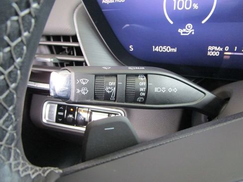 Used 2025 Buick Envision Preferred AWD/4WD image 29