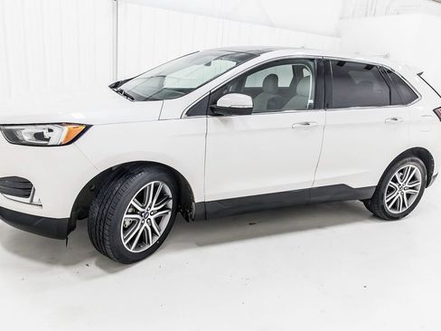 Used 2019 Ford Edge Titanium FWD image 3