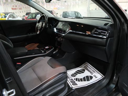 Used 2022 Kia Niro EX w/ Cold Weather Package image 30