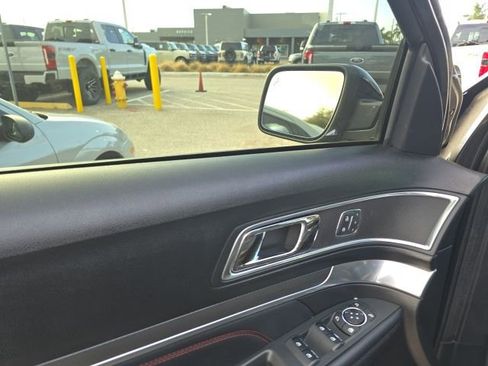 Used 2017 Ford Explorer Sport w/ Equipment Group 401A image 9