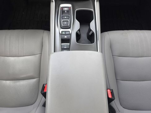 Used 2018 Honda Accord EX-L image 18