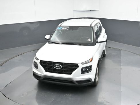 Certified 2025 Hyundai Venue SE image 45
