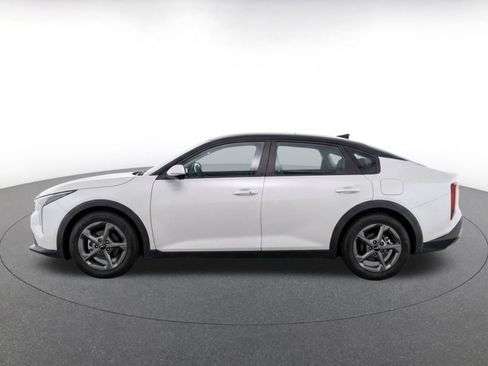 Used 2025 Kia K4 FWD image 4