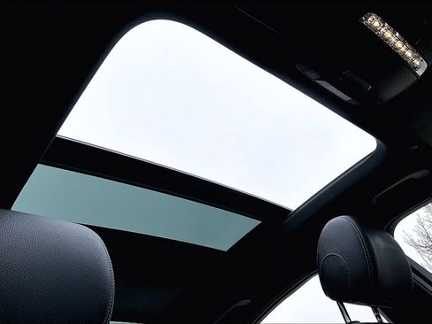 Used 2021 Mercedes-Benz C 300 4MATIC Sedan image 19