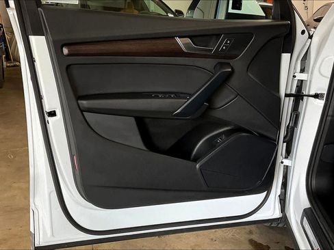 Certified 2025 Audi Q5 2.0T Premium image 25