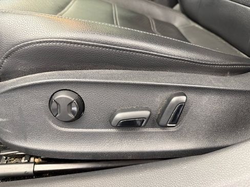 Used 2018 Volkswagen Passat 2.0T SE image 40