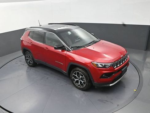 Used 2025 Jeep Compass Limited AWD/4WD image 23