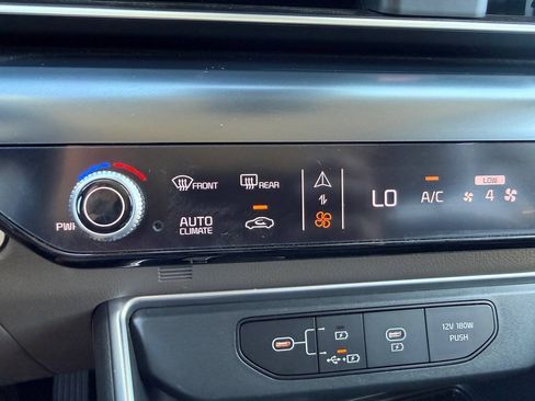 Used 2025 Kia Carnival FWD image 37