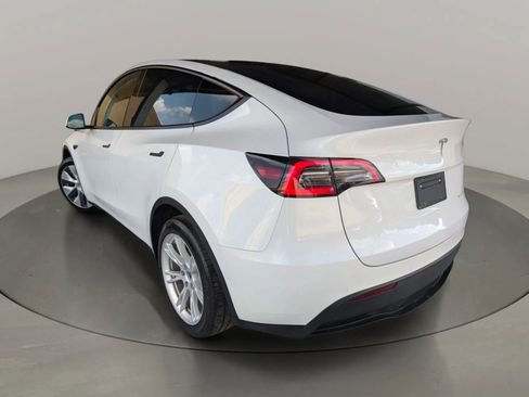 Used 2021 Tesla Model Y Long Range AWD/4WD image 3