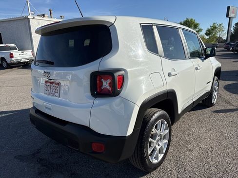 Used 2023 Jeep Renegade Latitude AWD/4WD image 7