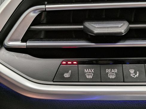 Used 2023 BMW X5 xDrive40i AWD/4WD image 11