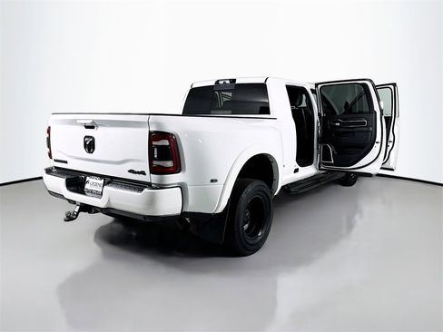 Used 2022 RAM 3500 Laramie w/ Night Edition image 28