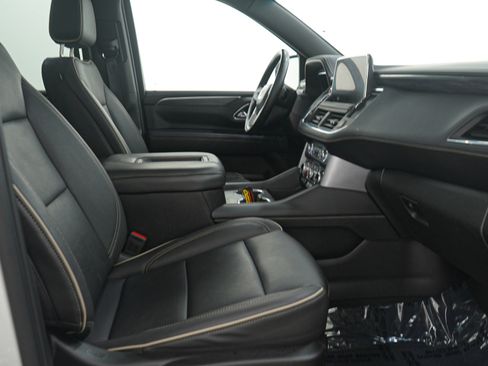 Used 2023 GMC Yukon XL SLT image 15