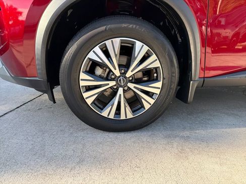 Used 2023 Nissan Rogue SV FWD image 12