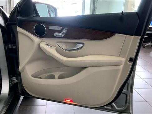 Used 2023 Mercedes-Benz GLC 300 4MATIC Coupe image 23