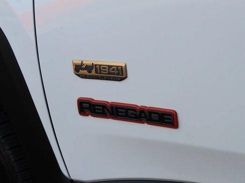 Used 2016 Jeep Renegade 75th Anniversary AWD/4WD image 38